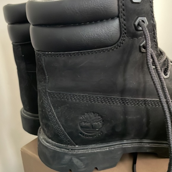 Timberland | Black Timberlands Hiking/Snow Boots Women Size 6. EUC - Picture 2 of 7
